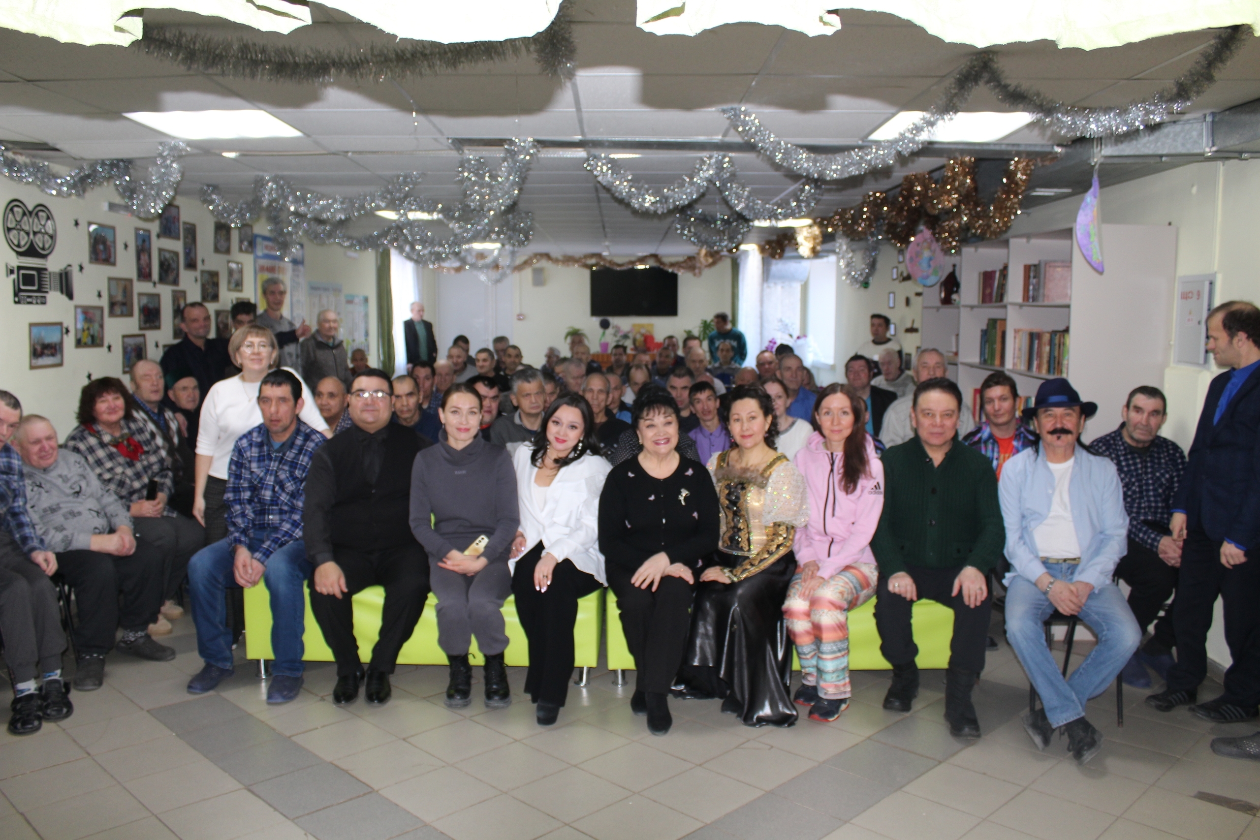 Звезды Башгосфилармонии организовали концерт в Буздякском ПНИ