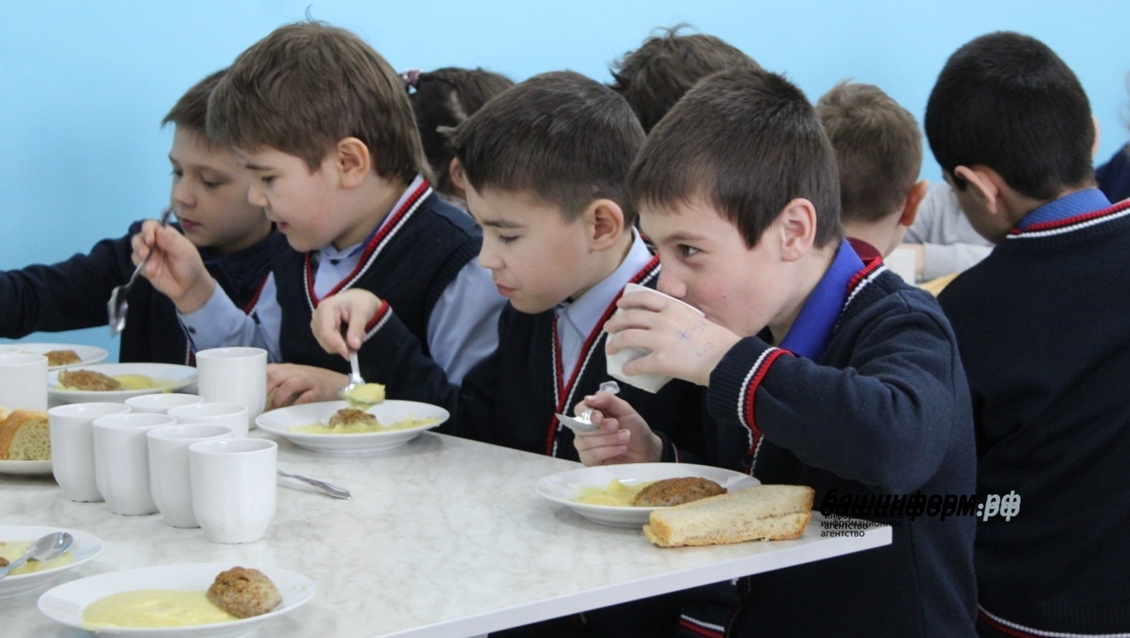 В Башкирии родители школьников смогут получить кешбэк за питание