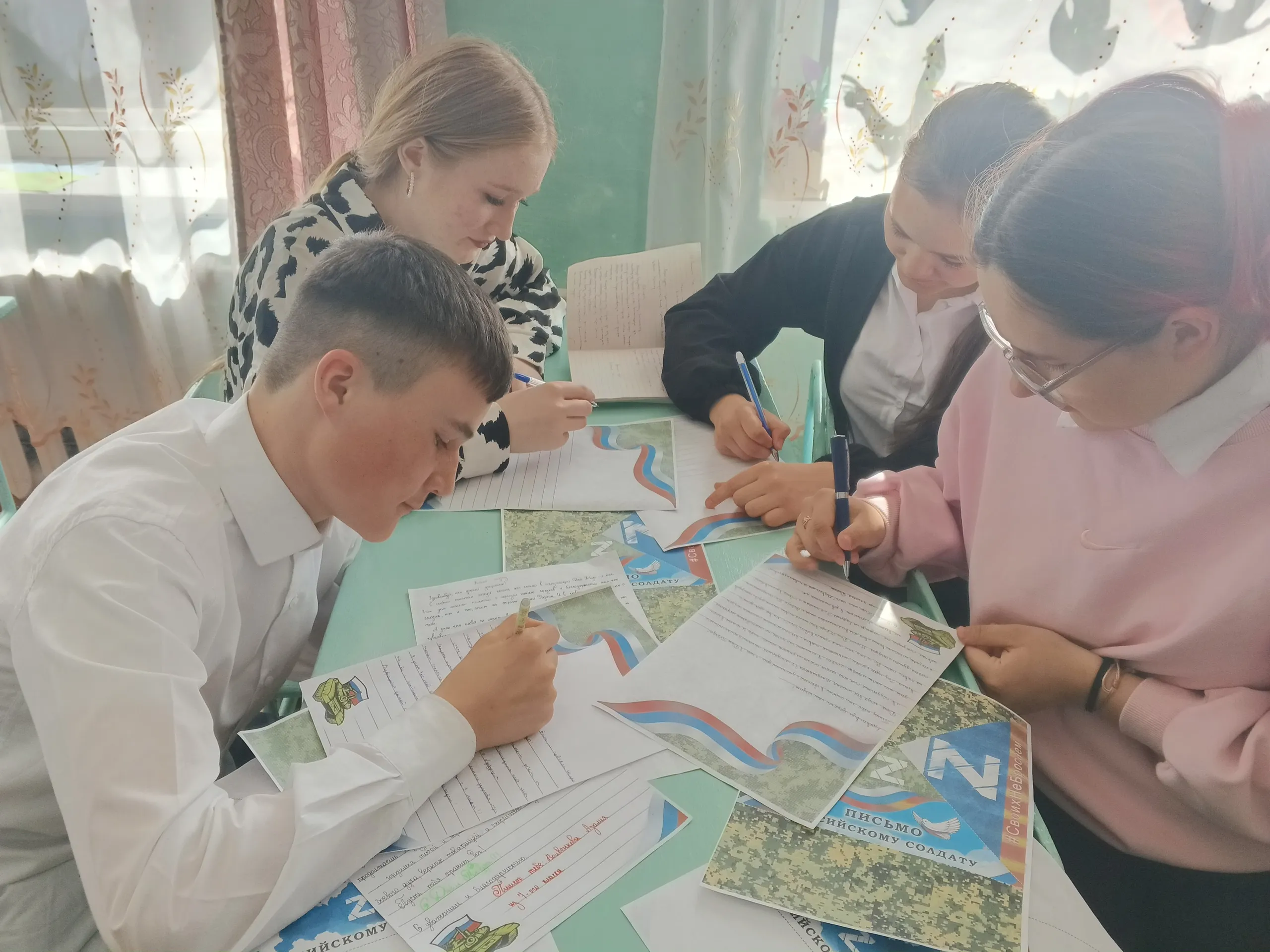 Учащиеся и педагоги школы с. Старые Богады собрали гуманитарную помощь бойцам