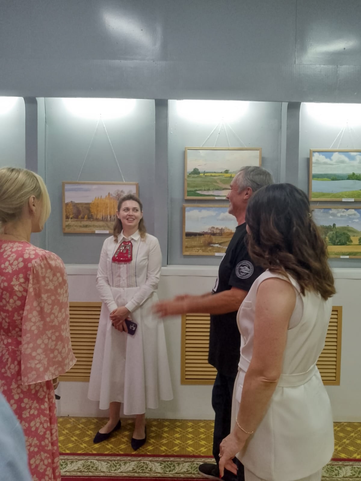 Каринэ Хабирова оценила работу музея и отделения реабилитации Буздякского района