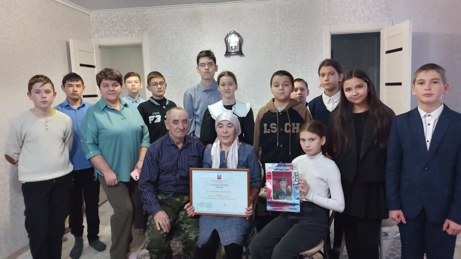 Поклонимся солдатским матерям...