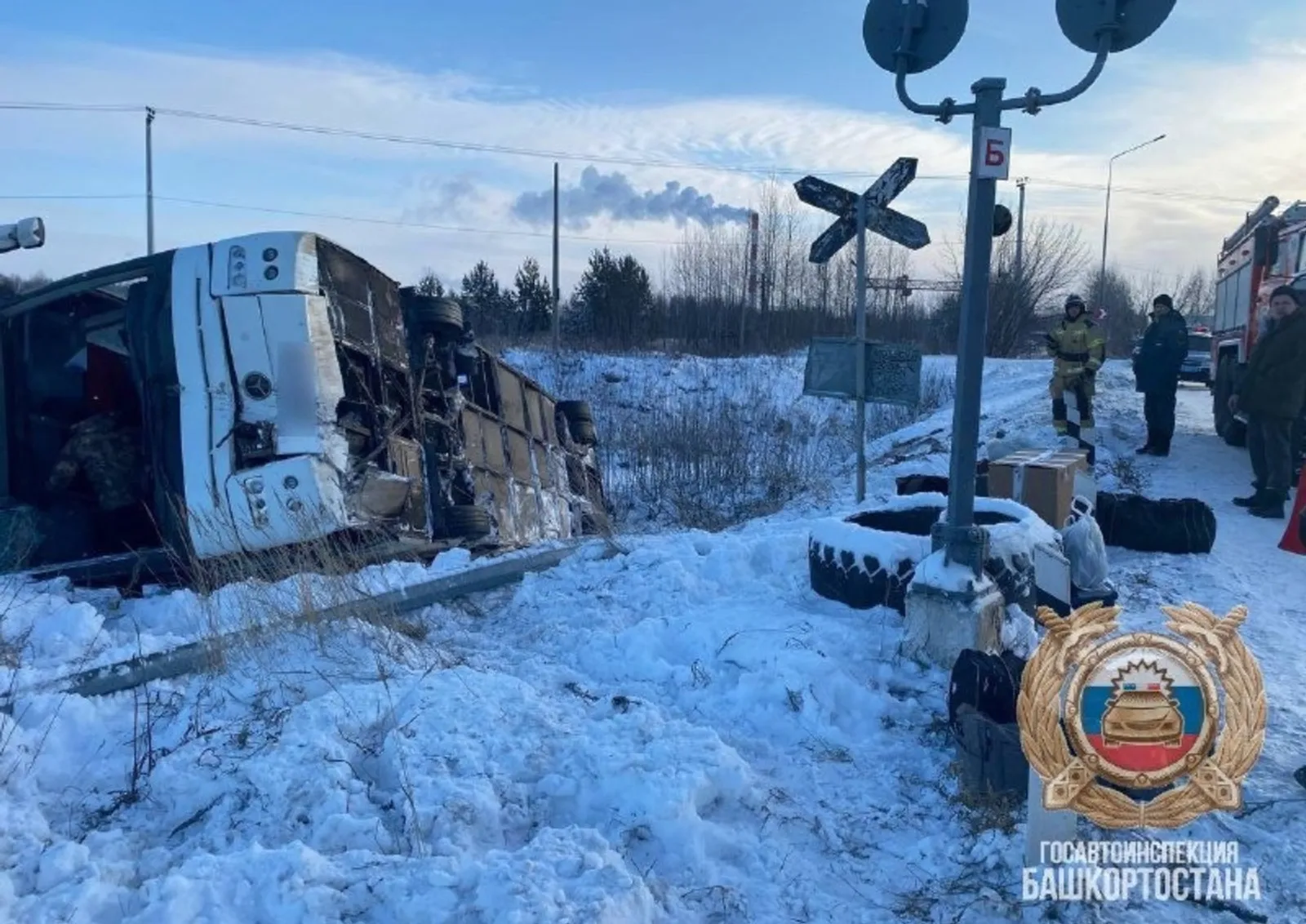 В Башкирии опрокинулся автобус с вахтовиками