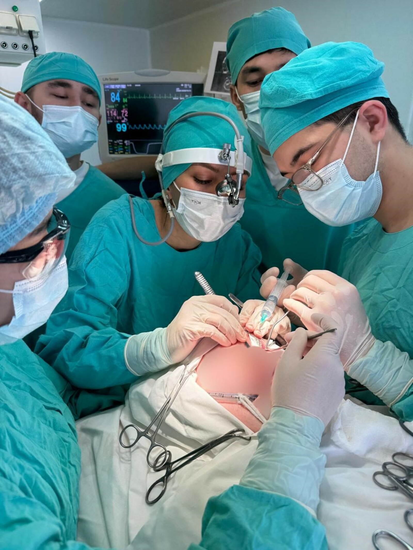 Ученые Межвузовского кампуса вместе с уфимскими врачами помогли бойцу