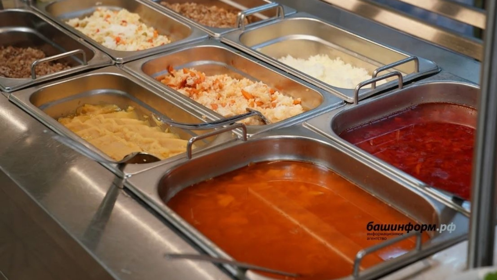 В Башкирии на 130 млн рублей обновили школьные пищеблоки