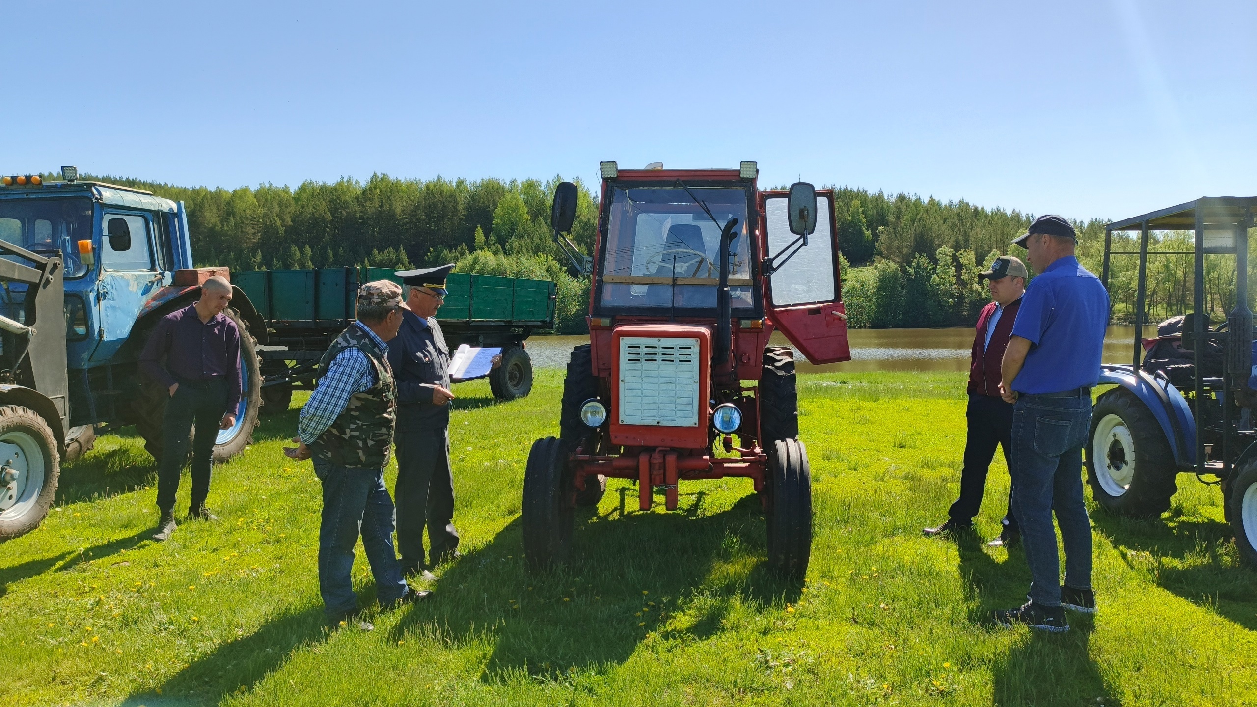 В селе Тюрюшево прошел технический осмотр тракторов и прицепов