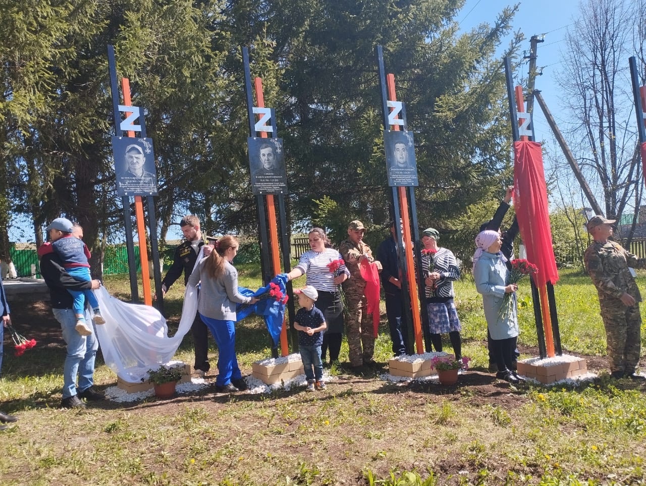 В Тюрюшевском сельсовете открыли мемориальные плиты, памяти участников СВО