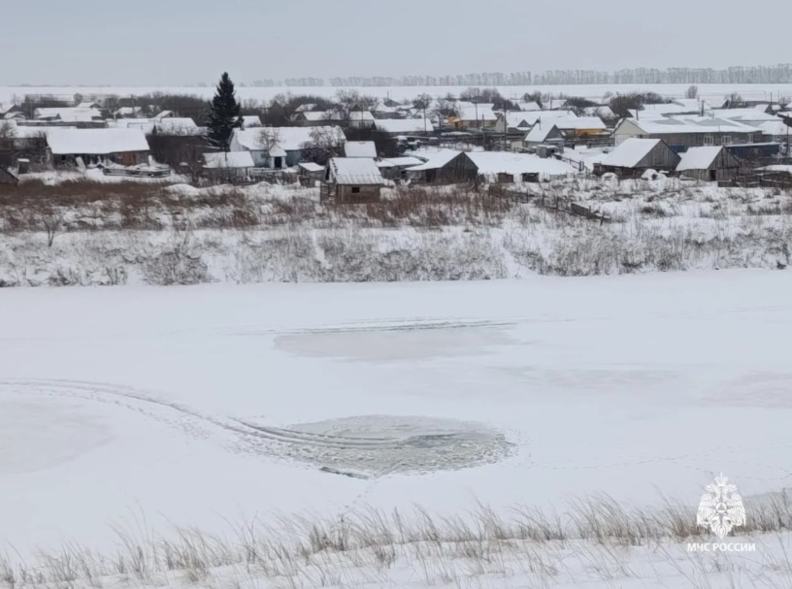 В Башкирии молодой мужчина провалился под лед на квадроцикле