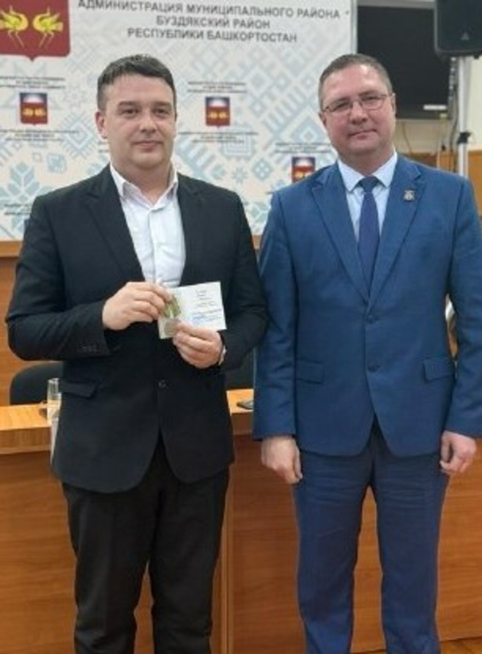 Наградили активных жителей района