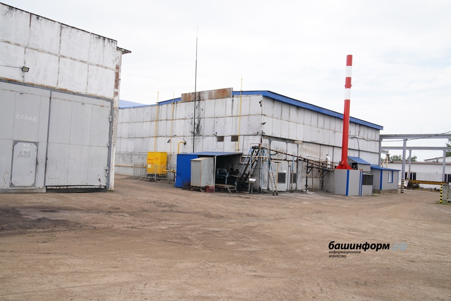 Главе Башкортостана показали работу металлопрокатного завода в Буздяке