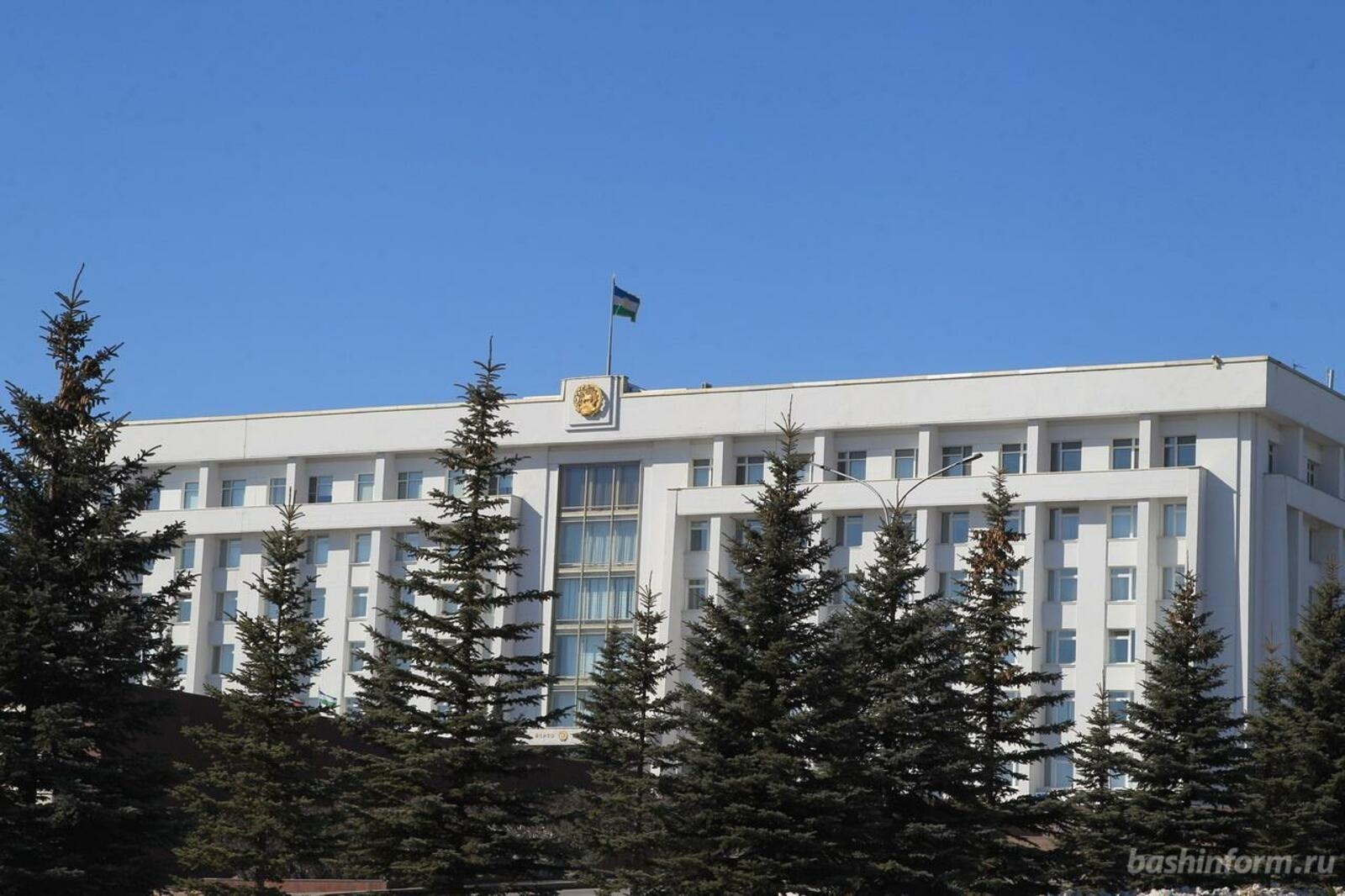 Новый праздник, больше грантов. Глава Башкирии подписал в мае важные указы