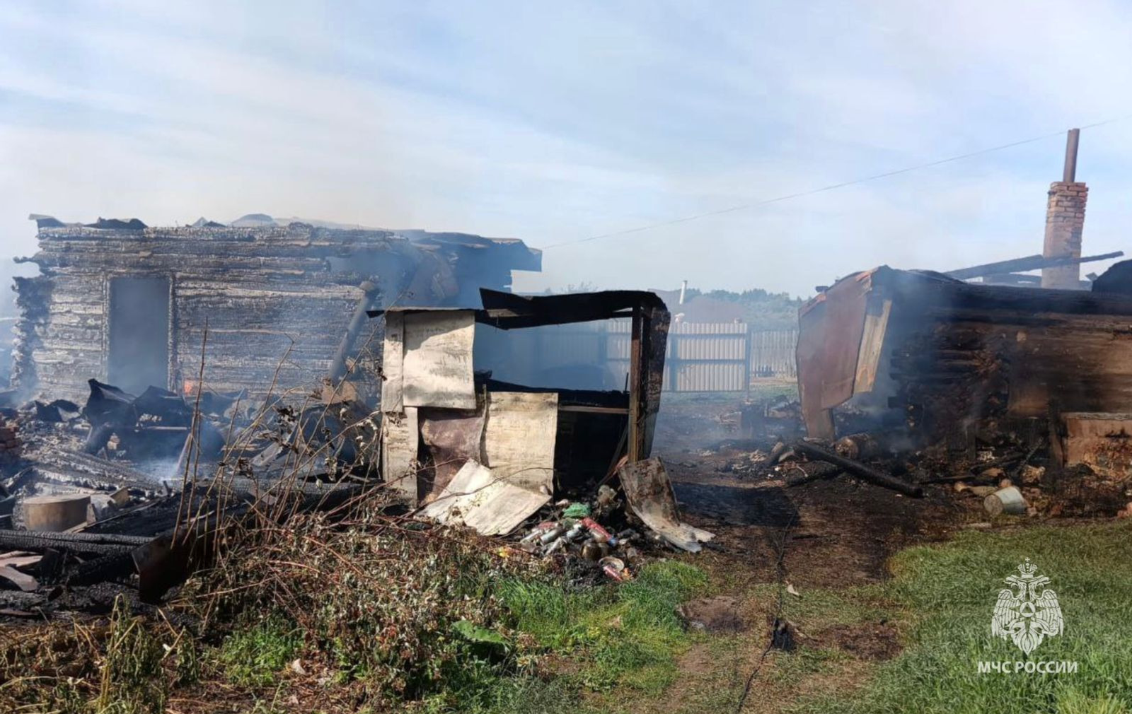 В городе Башкирии пожар повредил и уничтожил несколько домов