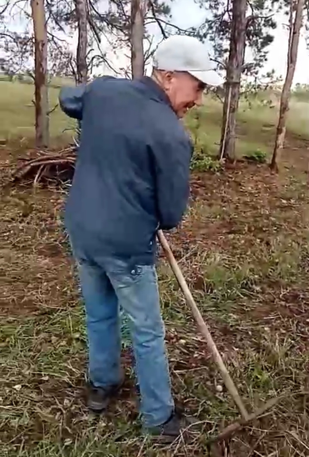 Очередной субботник прошел на одном из кладбищ села Урзайбашево