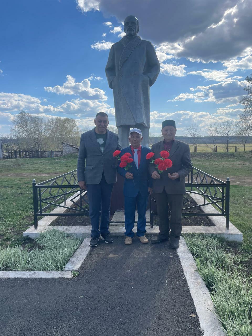 В Буздякском районе почтили память Владимира Ленина