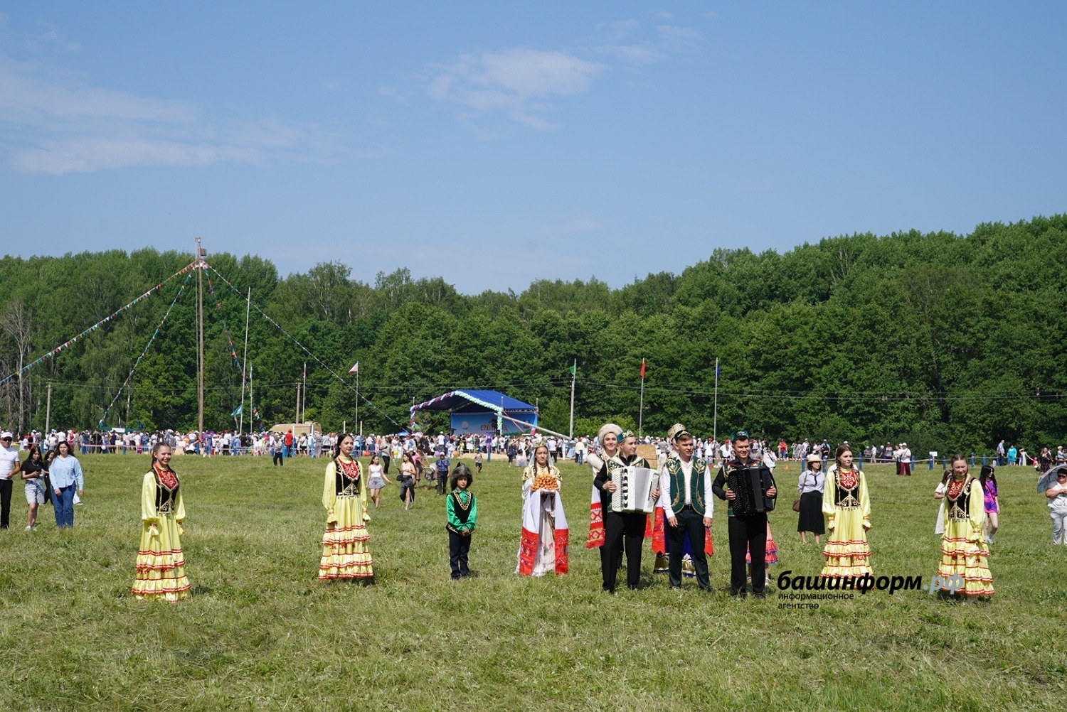 Радий Хабиров посетил сабантуй в Буздяке и встретился с участниками СВО