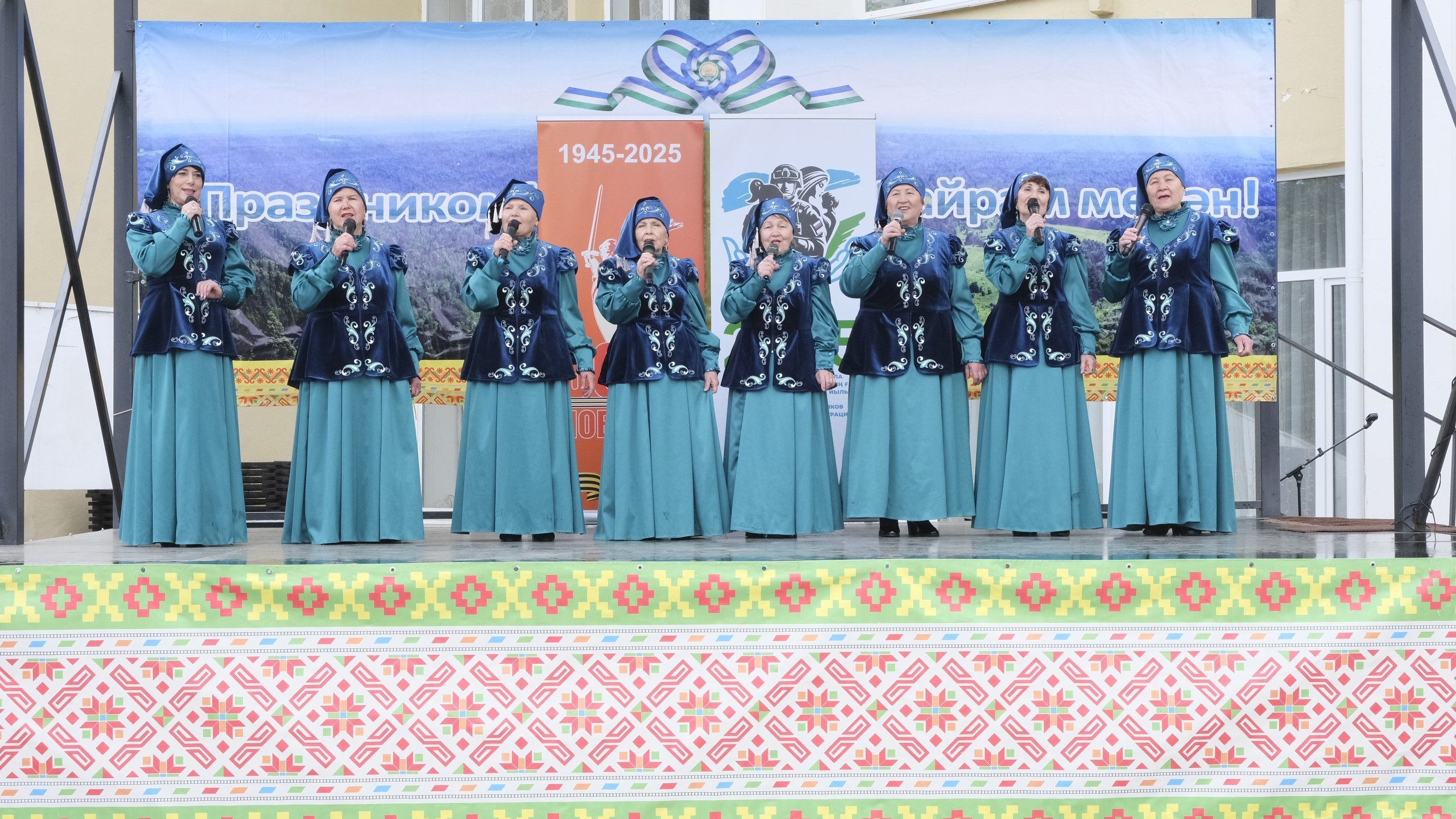 В Буздяке прошел праздничный концерт в честь праздника весны и труда