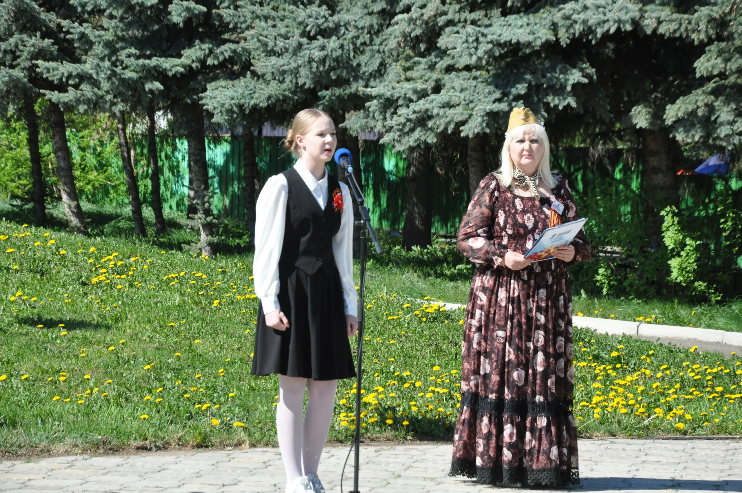 В Буздяке празднование 81-й годовщины Победы началось с возложения цветов