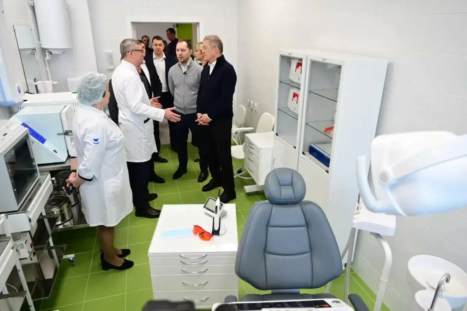 Радий Хабиров открыл в Башкирии новую детскую поликлинику