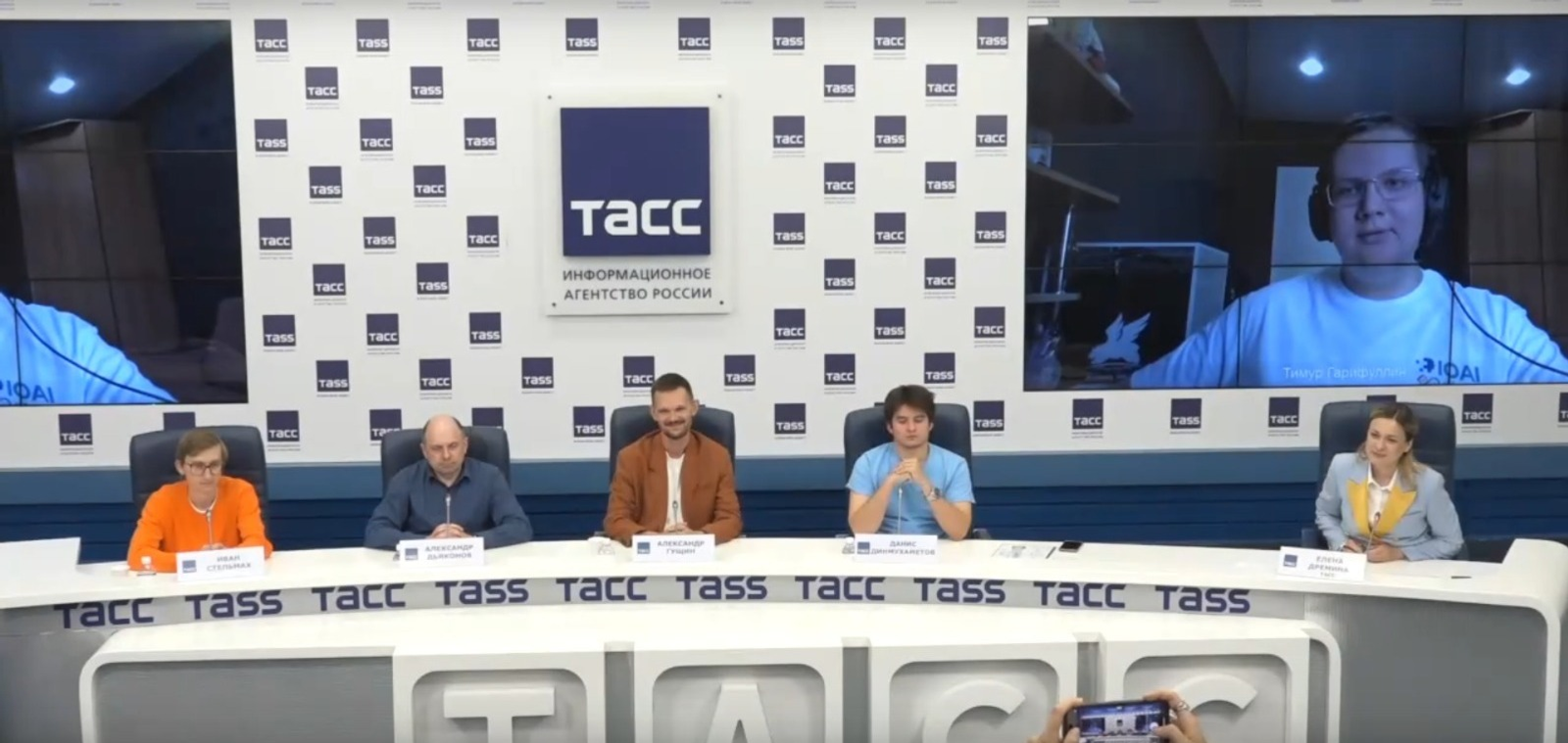 Школьник из Уфы рассказал, как взял золото на международной олимпиаде по ИИ