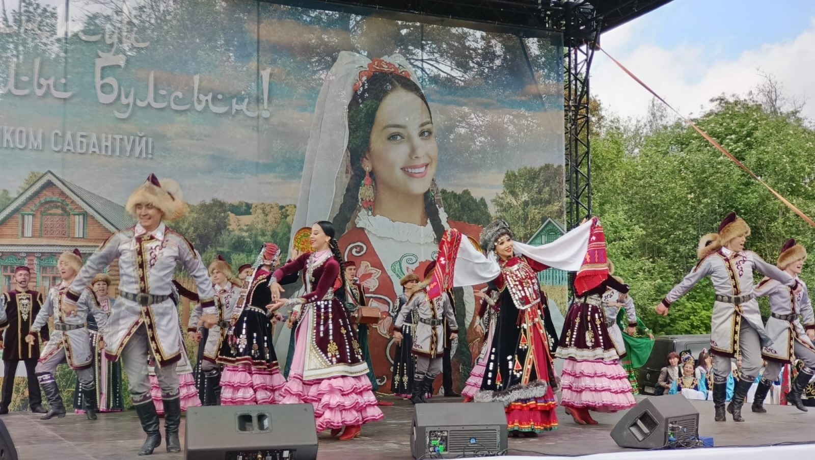 Башкирия приняла участие в федеральном Сабантуе в Ленобласти