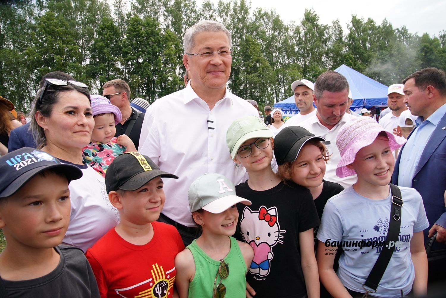 Радий Хабиров посетил сабантуй в Буздяке и встретился с участниками СВО