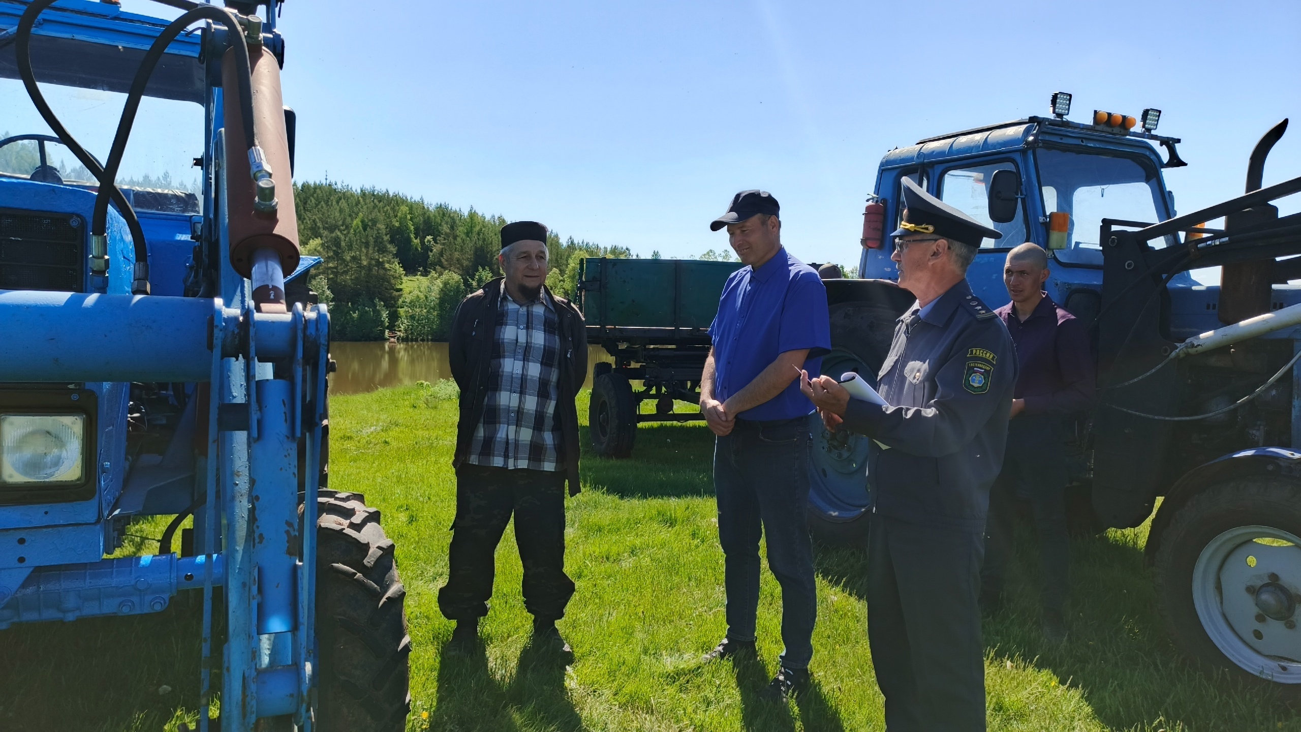 В селе Тюрюшево прошел технический осмотр тракторов и прицепов