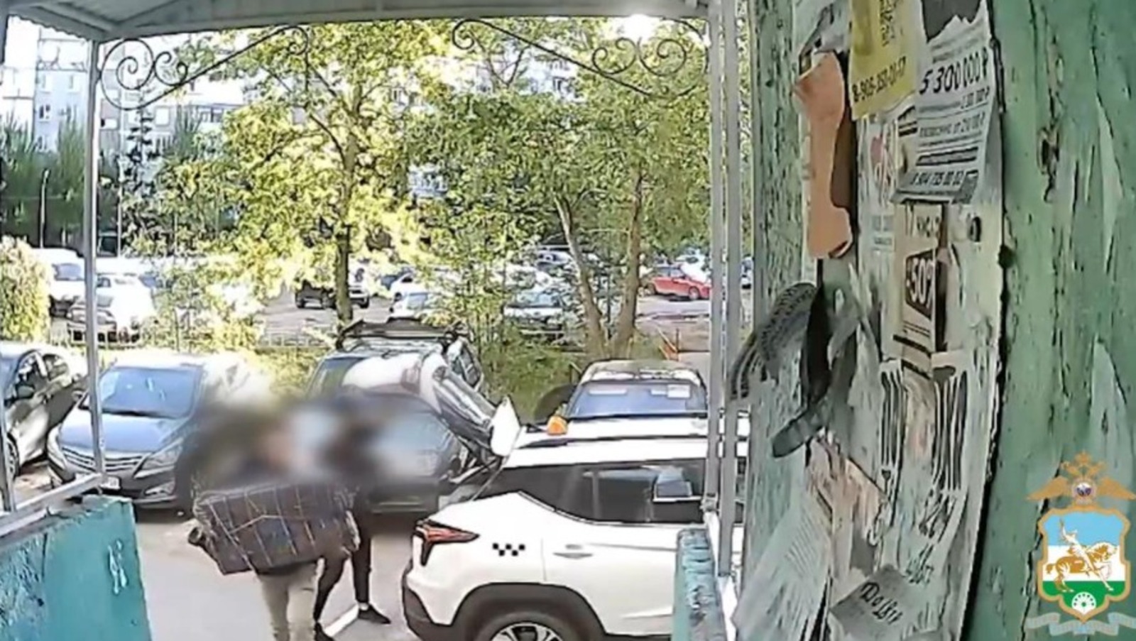 В Уфе курьер украл у пенсионерки сейф с 3 млн рублей и драгоценностями