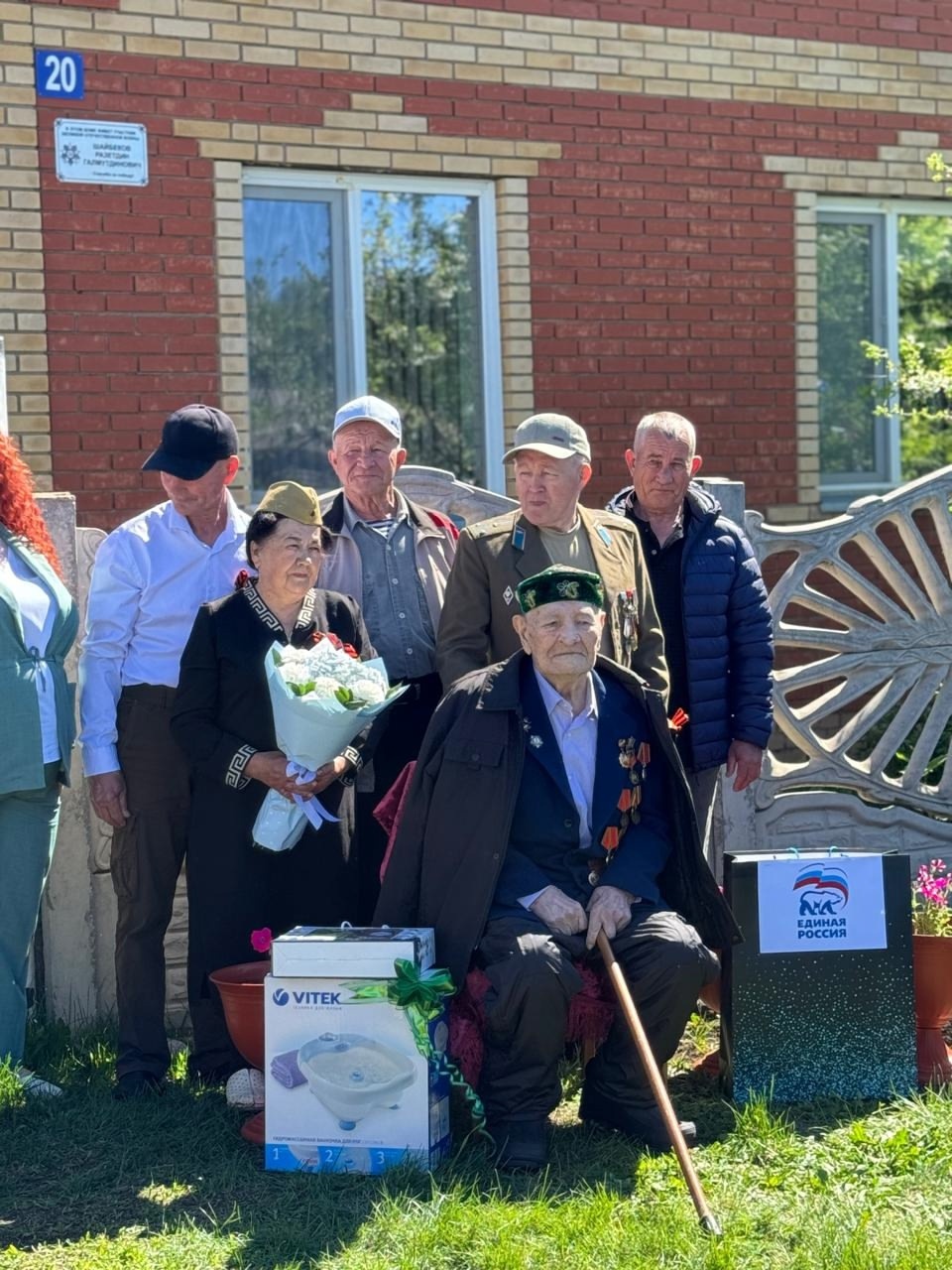 Парад у дома единственного участника войны