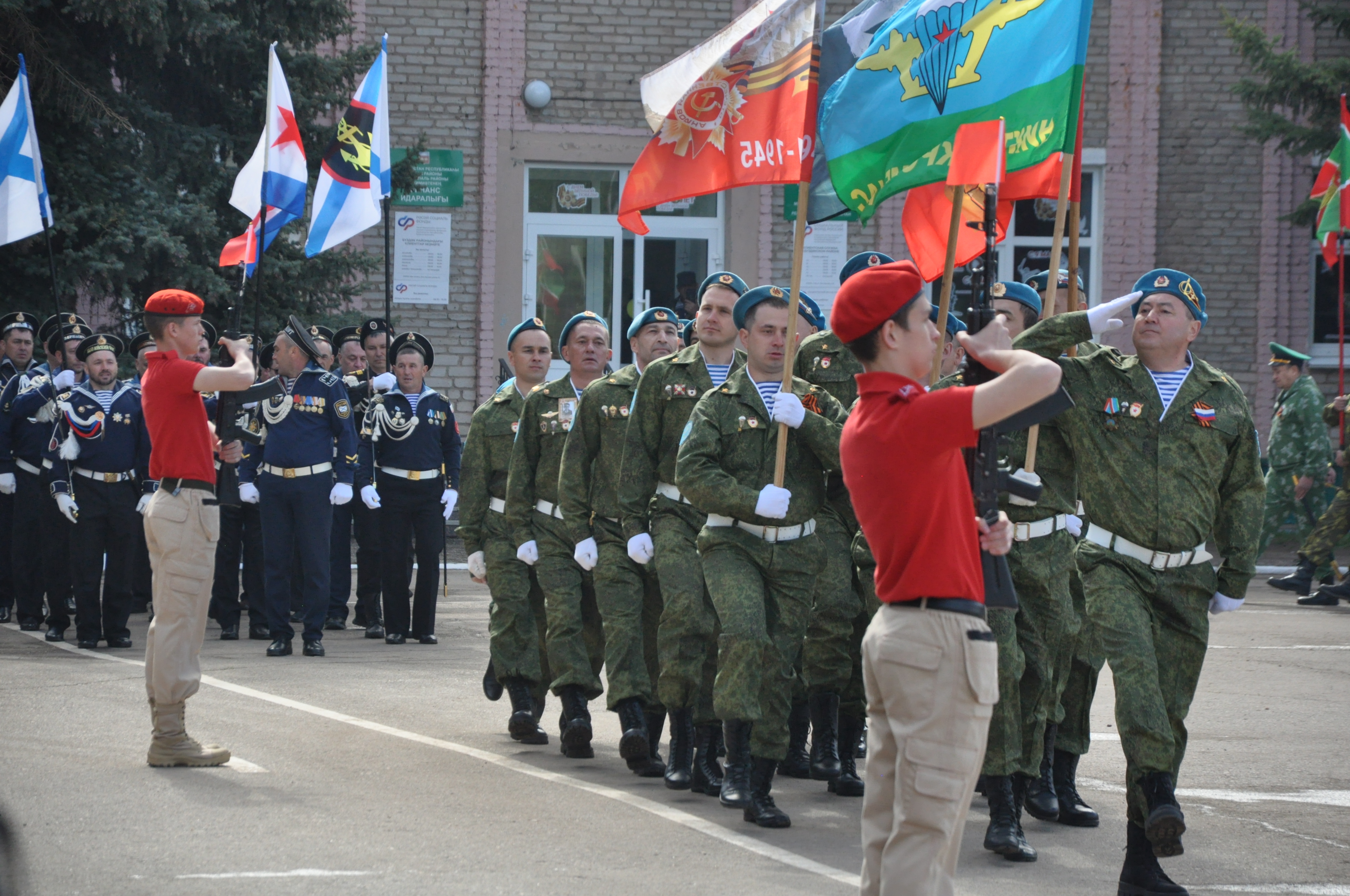 Парад  в честь 80-летия Победы  прошел в Буздяке