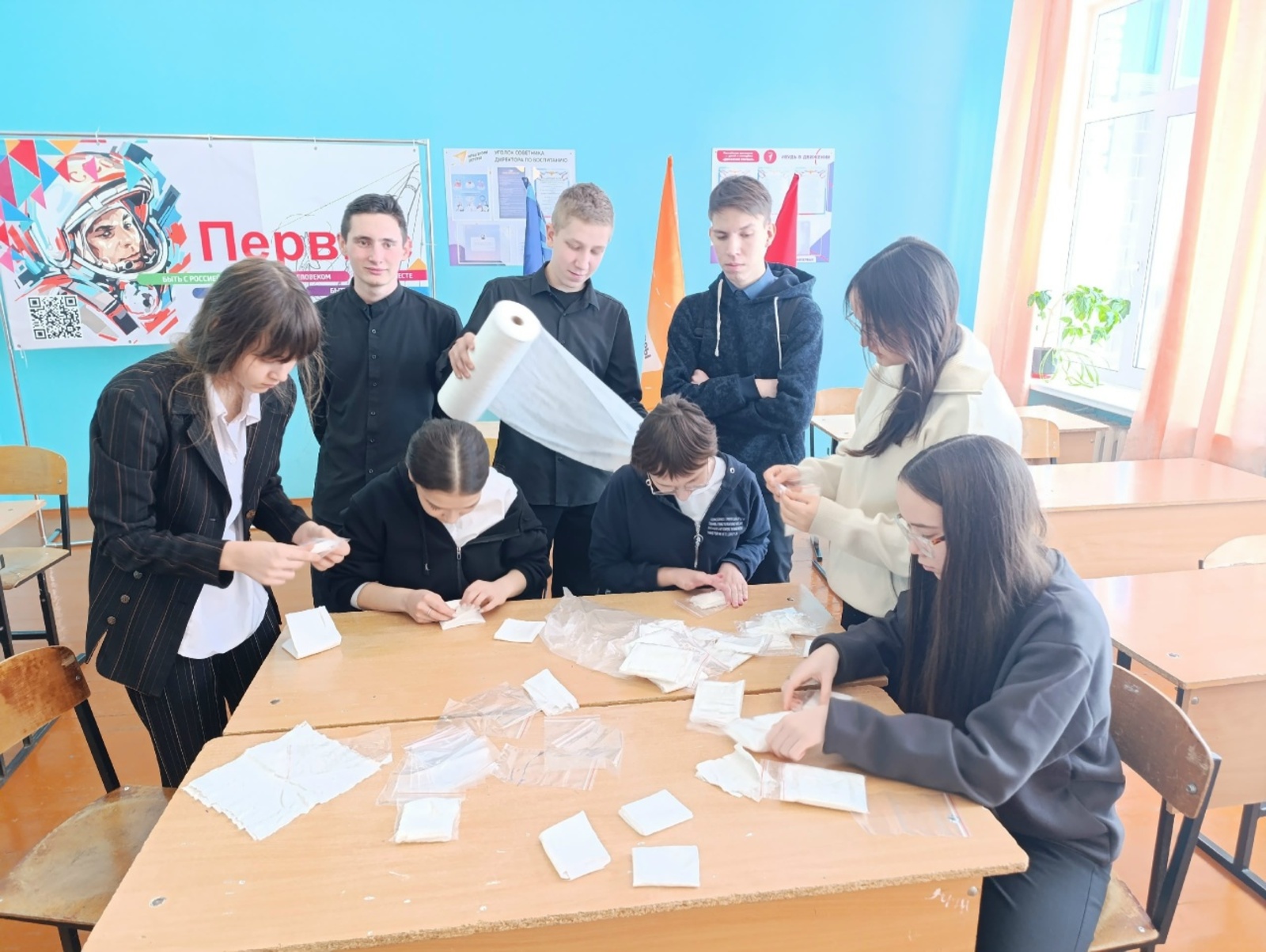 Школьники села Старотавларово организовали волонтёрскую акцию