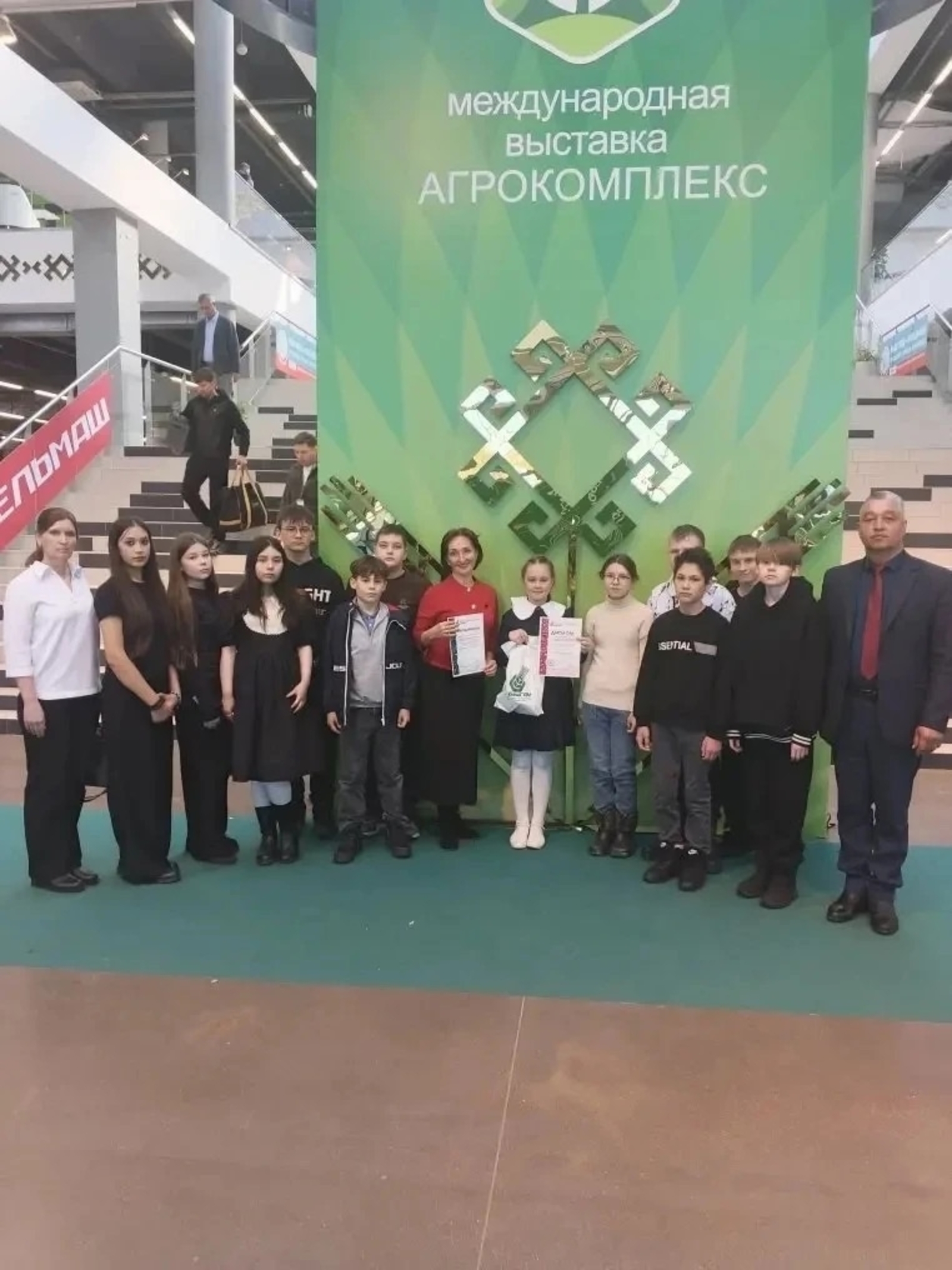 Учащиеся агрокласса Буздякской школы №1 посетили Международную выставку