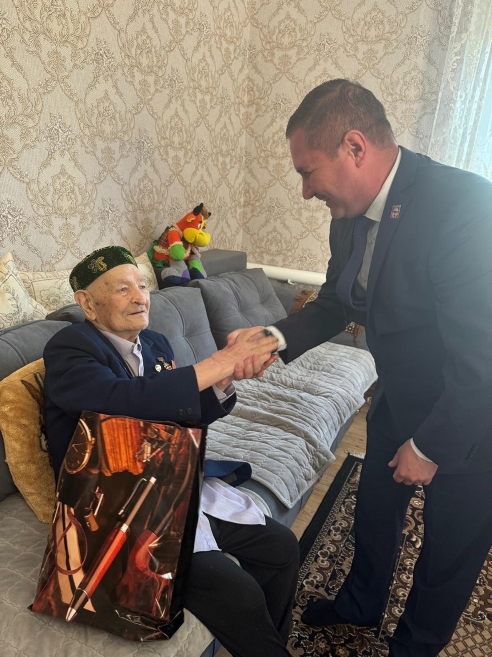 Сто героических лет