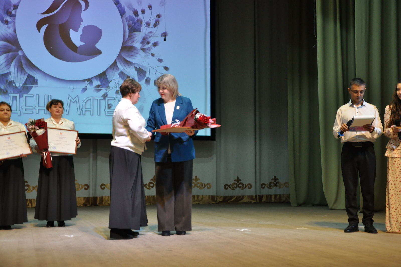 За достойное воспитание сыновей