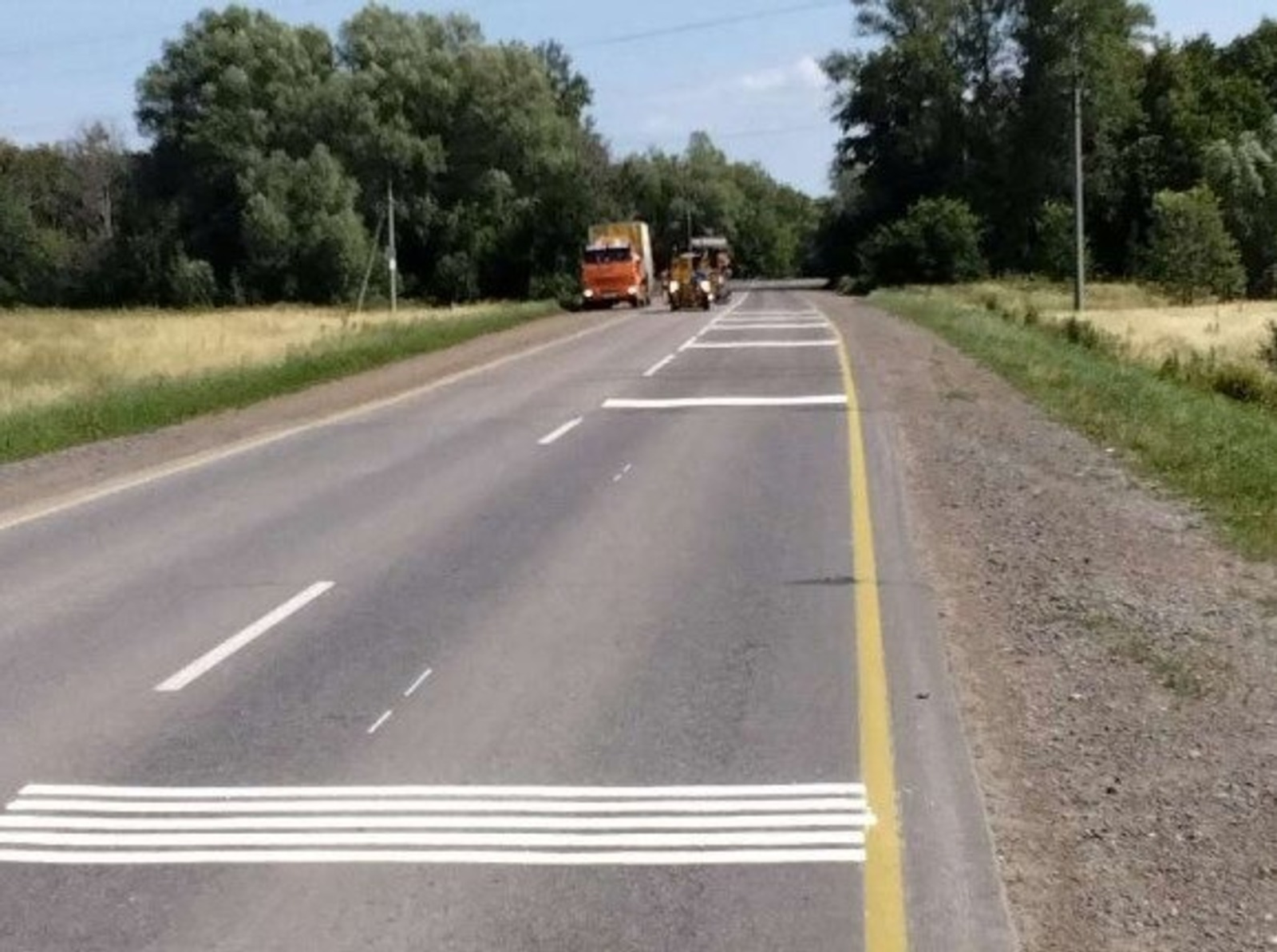 В Башкирии на дорогах наносят шумовую разметку