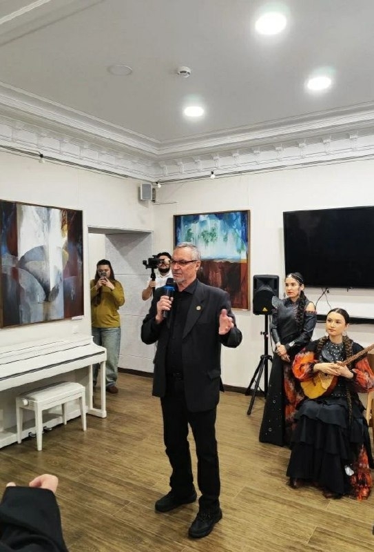 Картины Вакиля Шайхутдинова представлены в Уфе на проекте «Территория счастья»