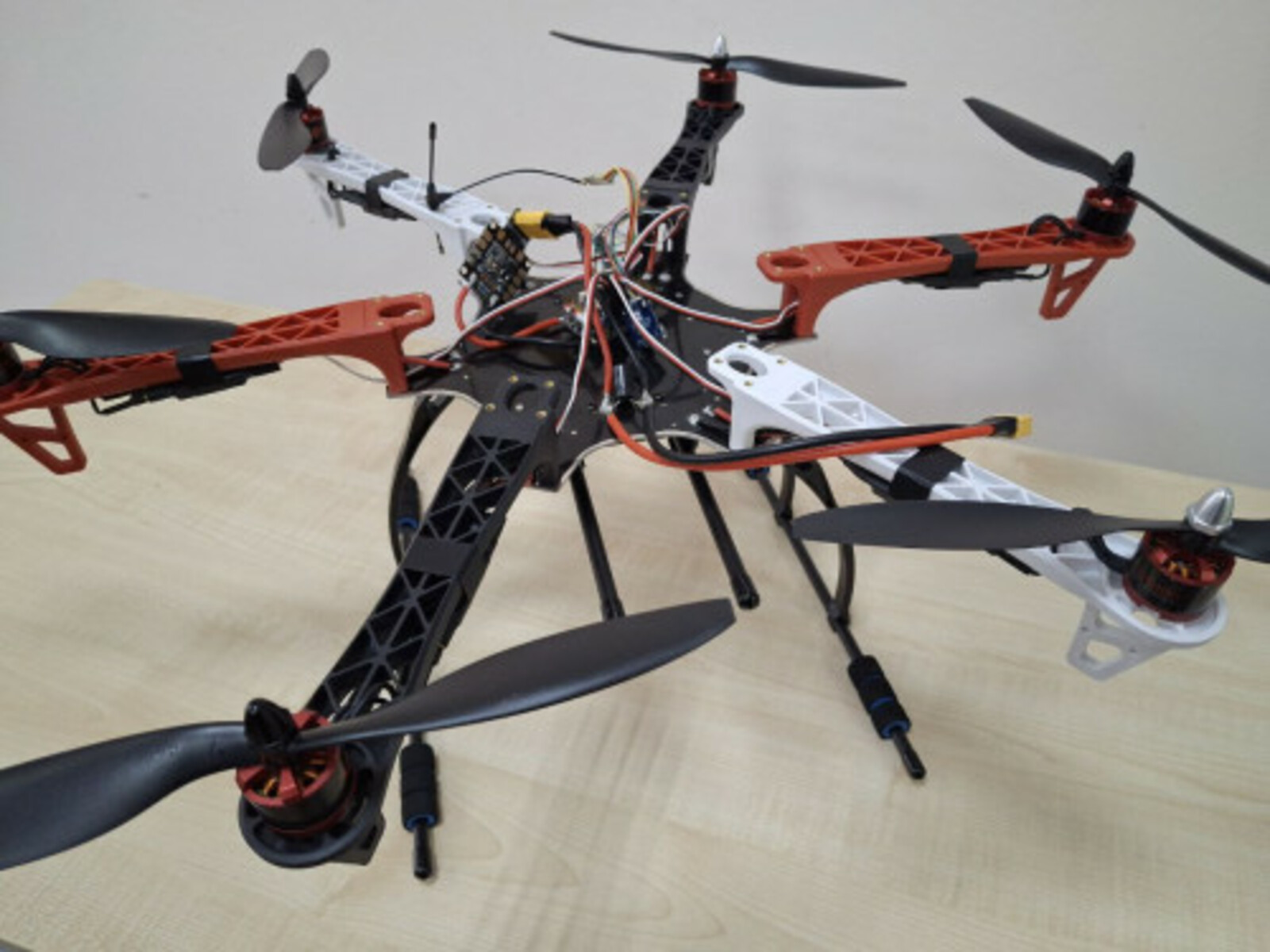 Студент вуза-резидента Межвузовского кампуса Уфы разработал дрон-распылитель