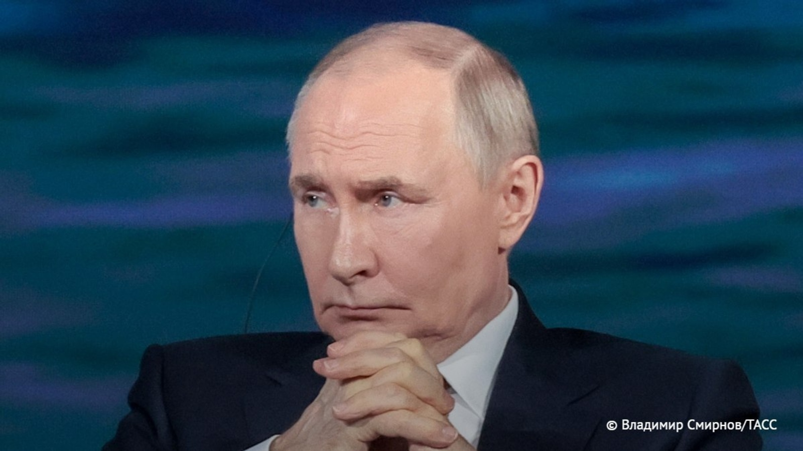 Путин: Россия потеряет суверенитет, если будет все покупать за газ и нефть