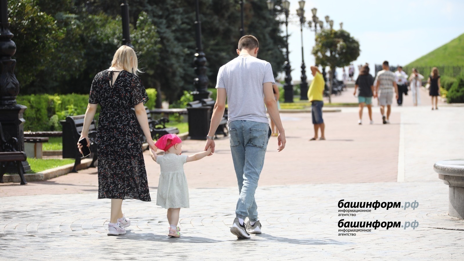 В Башкирии более 5 тысяч мужчин находятся в «декретном» отпуске