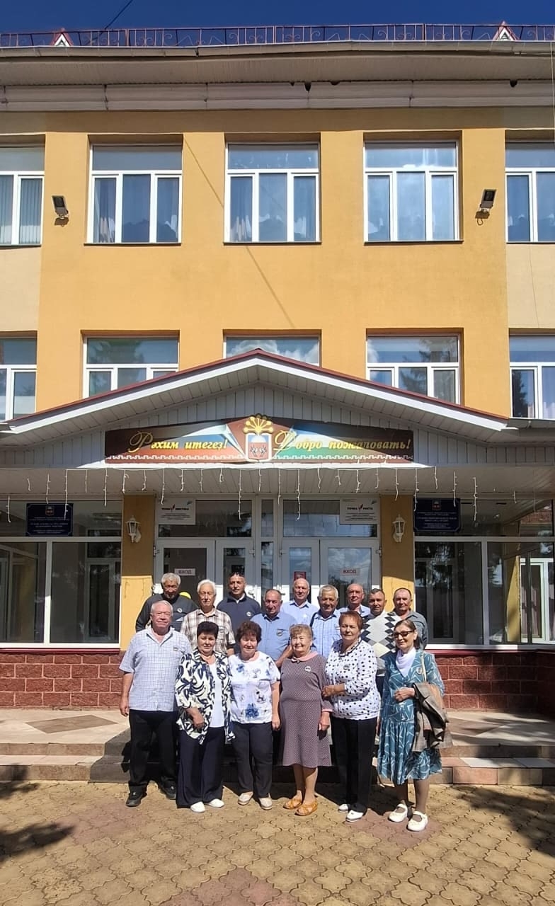 В Буздякской школе №1 собрались выпускники 1970 года