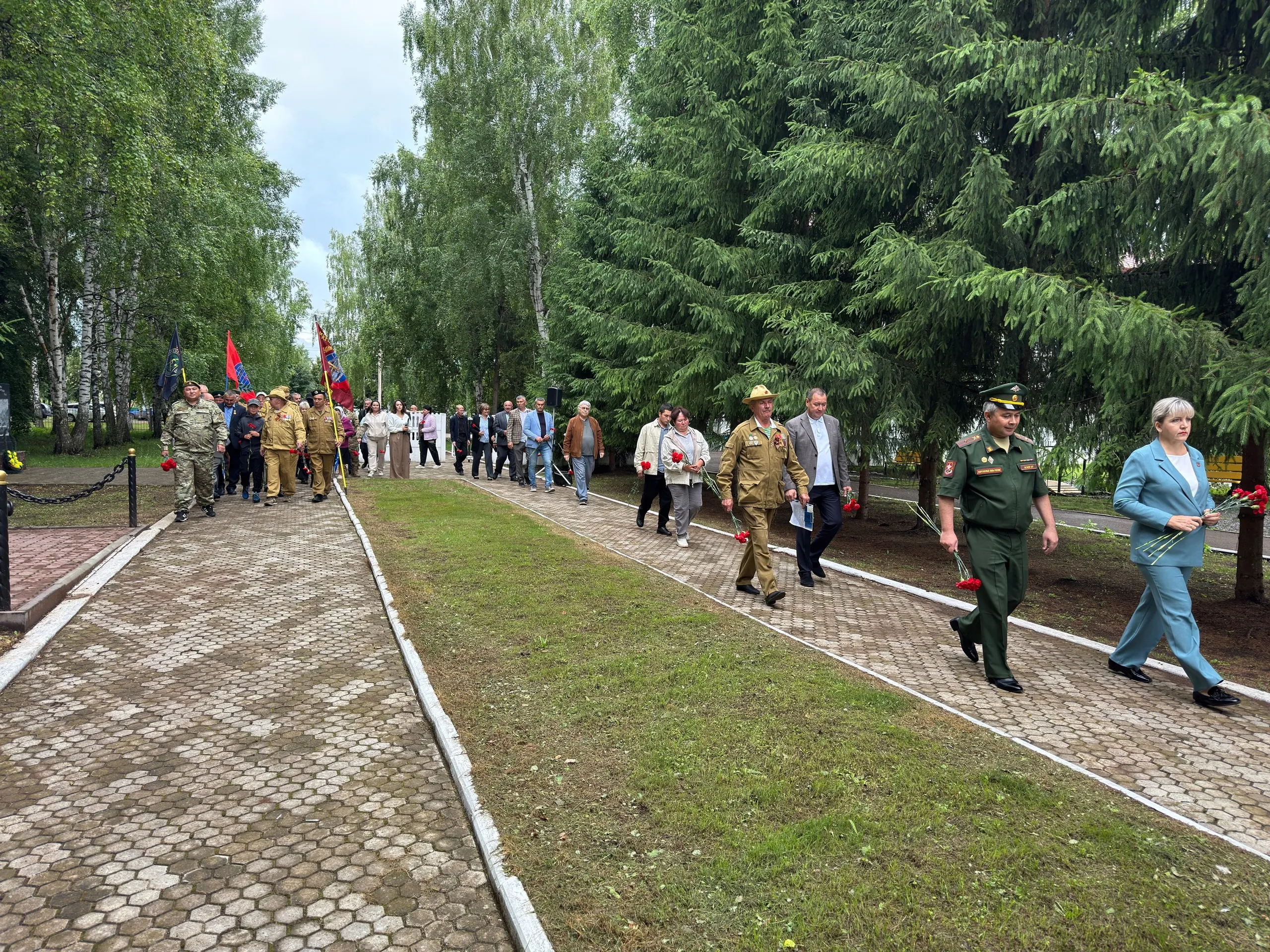 В Буздяке состоялся торжественный митинг ко Дню ветеранов боевых действий