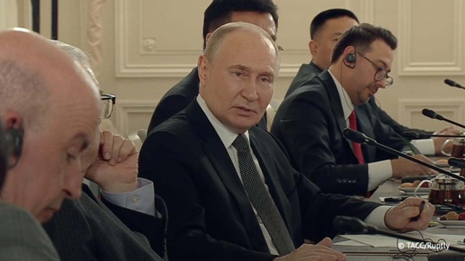 Путин: переговорщики РФ и Украины готовы встречаться после 22 июня