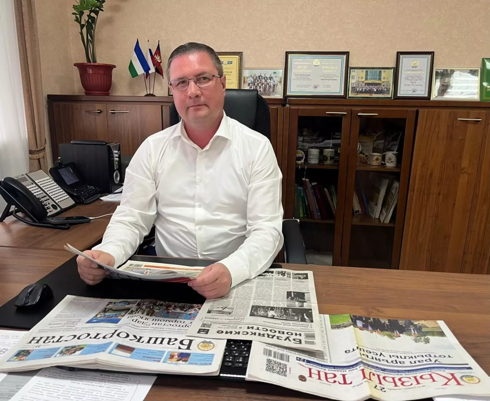 Глава администрации Буздякского района принял участие в акции «Добрая подписка»